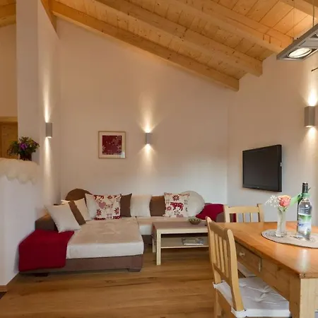 بيت للعطل Ferienwohnung F9, Familie Henner *